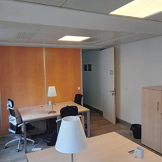Bureau privé 19 m² 4 postes Coworking Rue Cambon Paris 75001 - photo 2